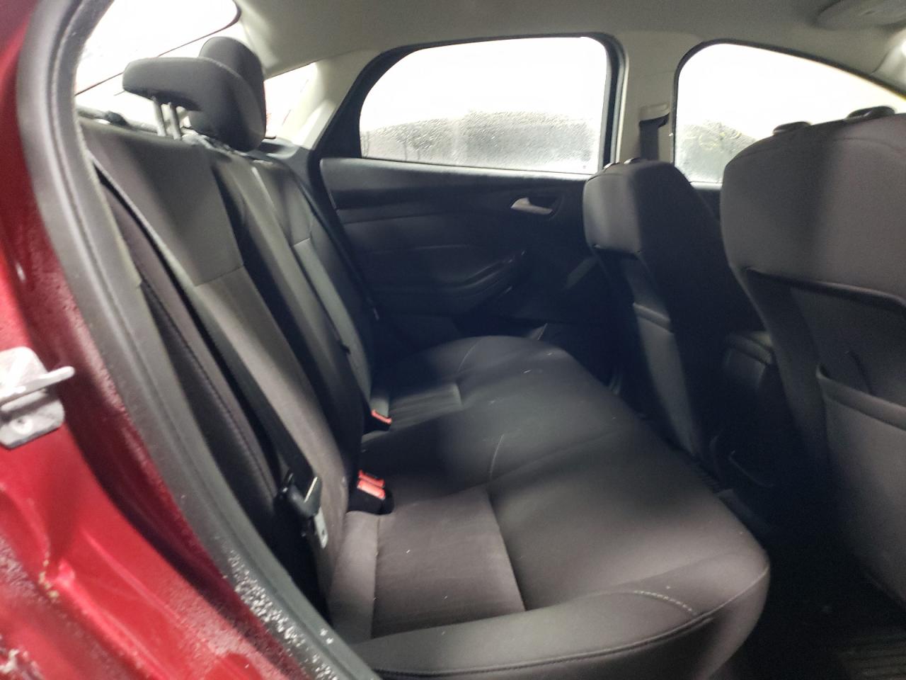 Photo 6 from auction – 2016 FORD FOCUS SE with VIN 1FADP3F26GL261770