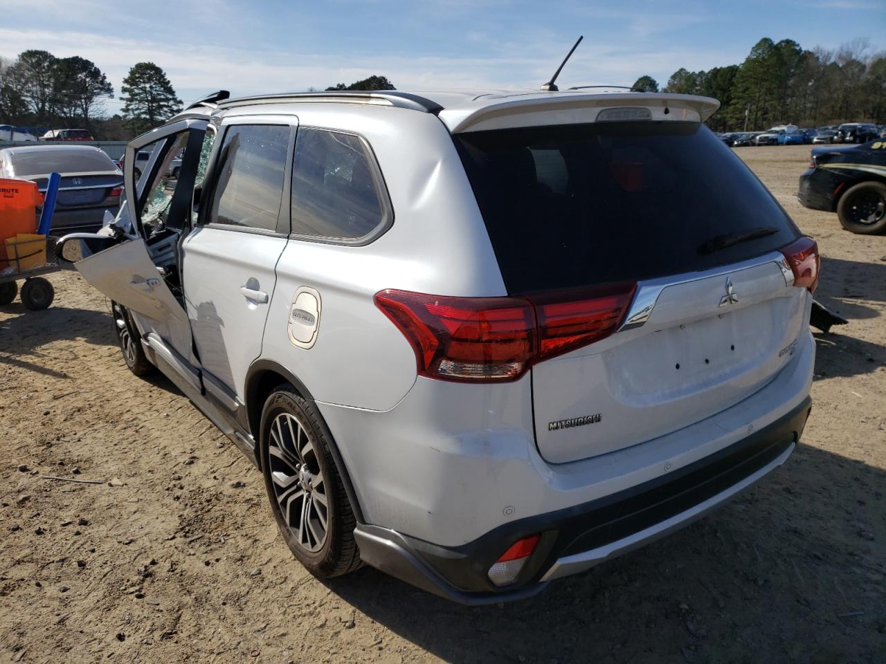 Photo 3 from auction – 2016 MITSUBISHI OUTLANDER with VIN JA4AD3A37GZ056097