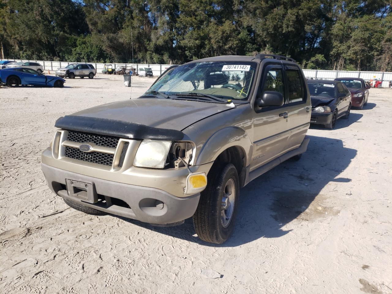 Photo 2 from auction – 2001 FORD EXPLORER S with VIN 1FMZU67E81UC78263
