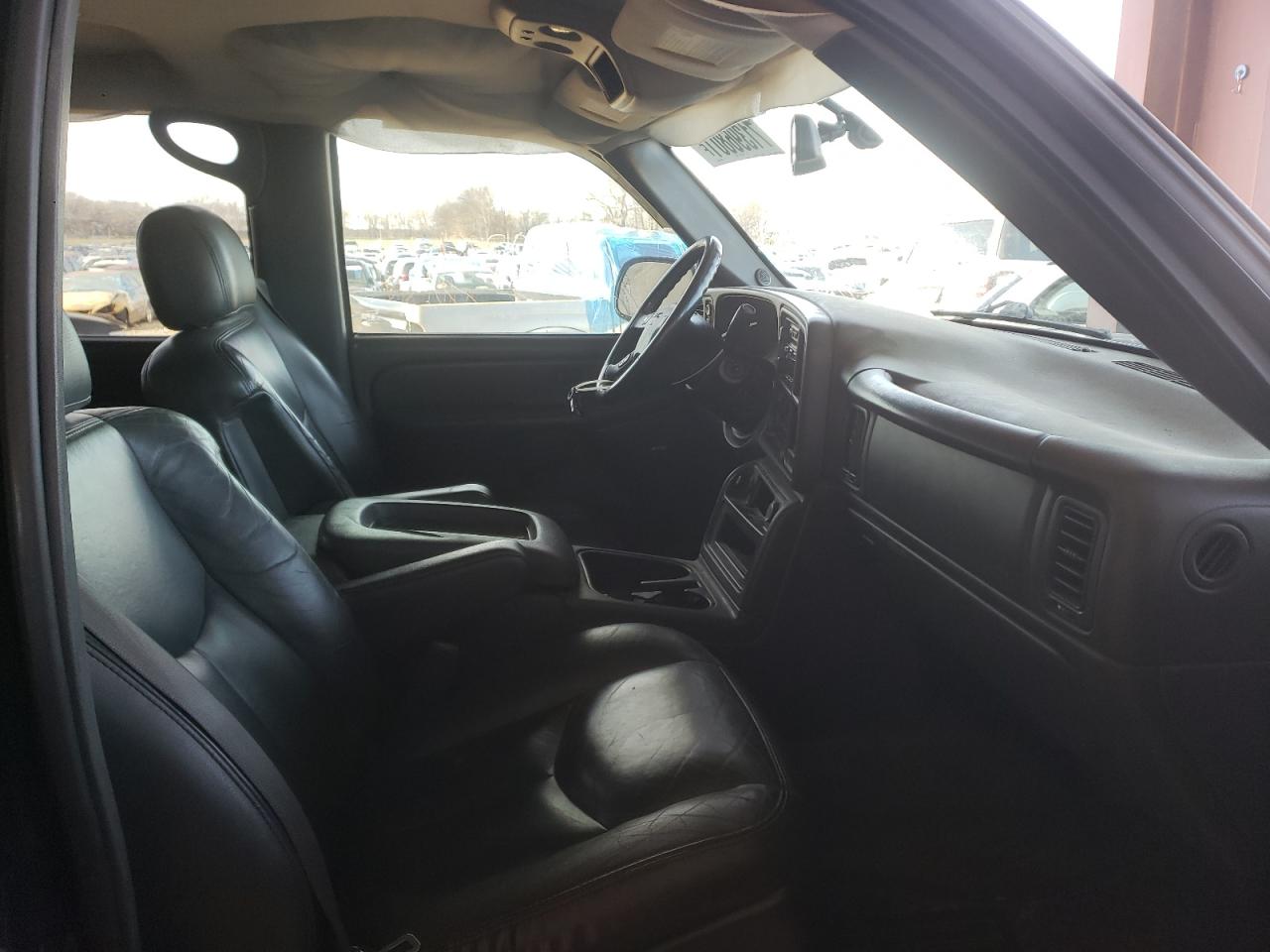 Photo 5 from auction – 2004 GMC NEW SIERRA with VIN 2GTEK13T941395933