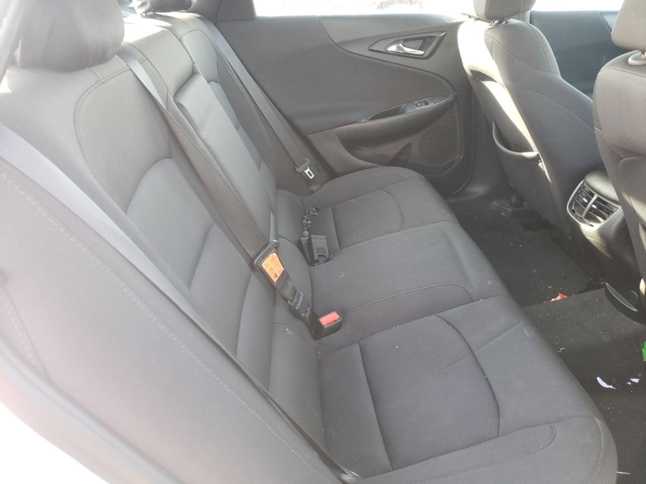Photo 6 from auction – 2018 CHEVROLET MALIBU LT with VIN 1G1ZD5ST7JF174834