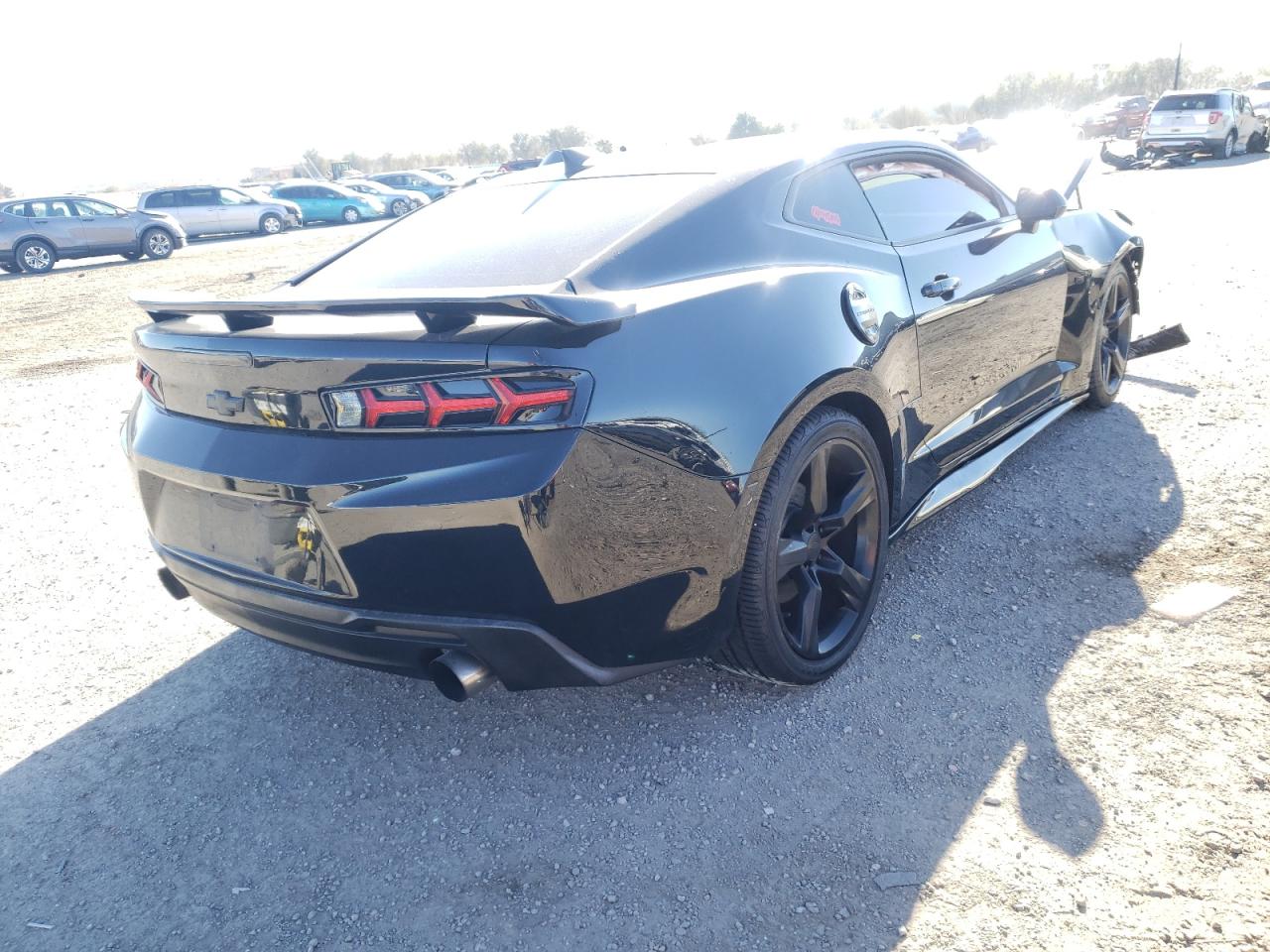 Photo 4 from auction – 2017 CHEVROLET CAMARO LT with VIN 1G1FB1RX3H0196501