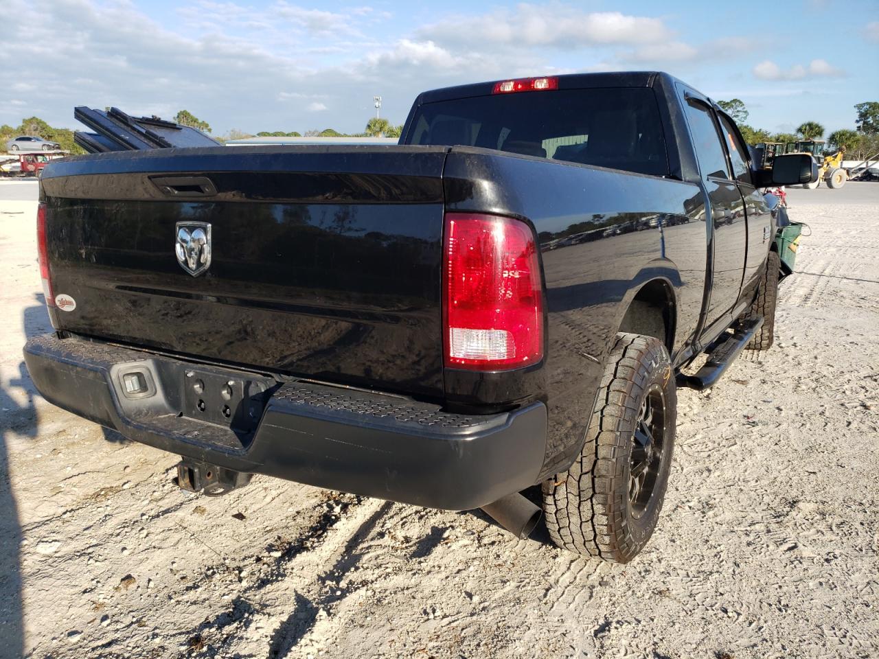 Photo 4 from auction – 2018 RAM 2500 ST with VIN 3C6UR4CLXJG356061