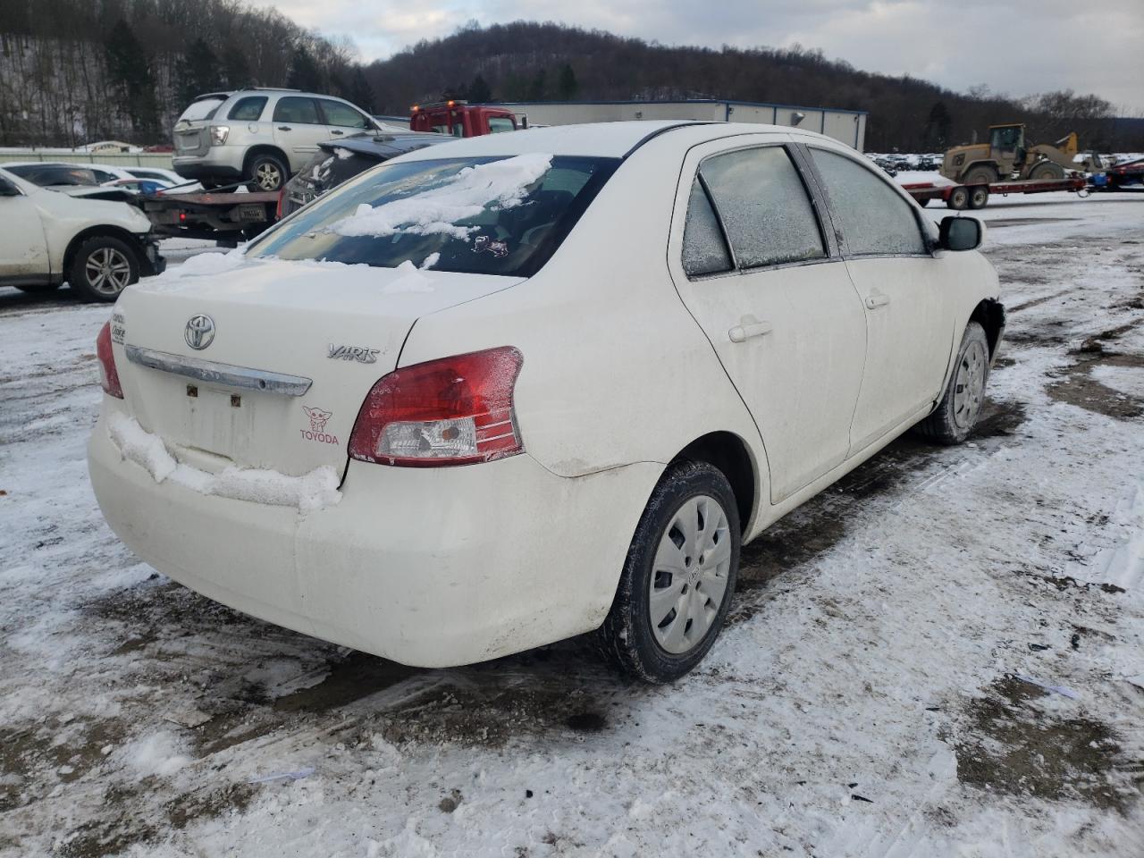 Photo 4 from auction – 2010 TOYOTA YARIS with VIN JTDBT4K32A4077803