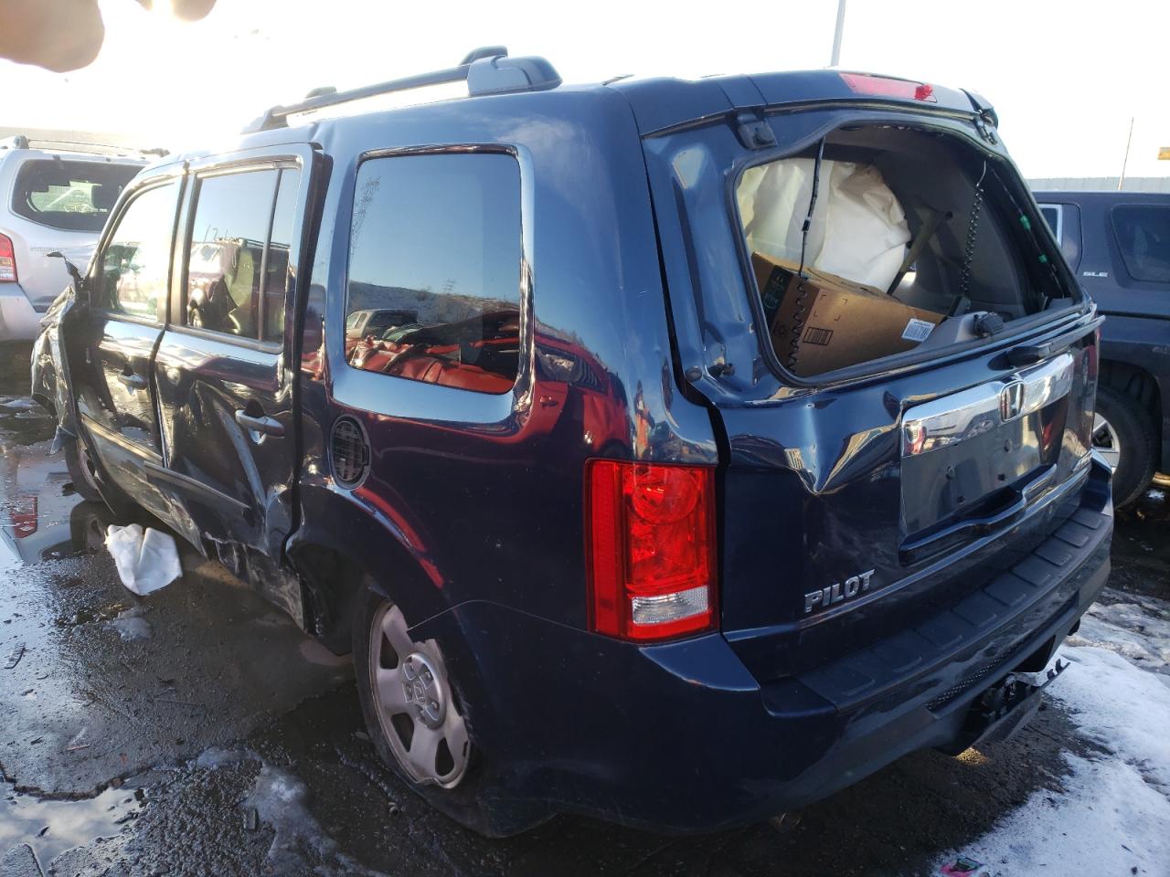 Photo 3 from auction – 2012 HONDA PILOT LX with VIN 5FNYF4H29CB060105