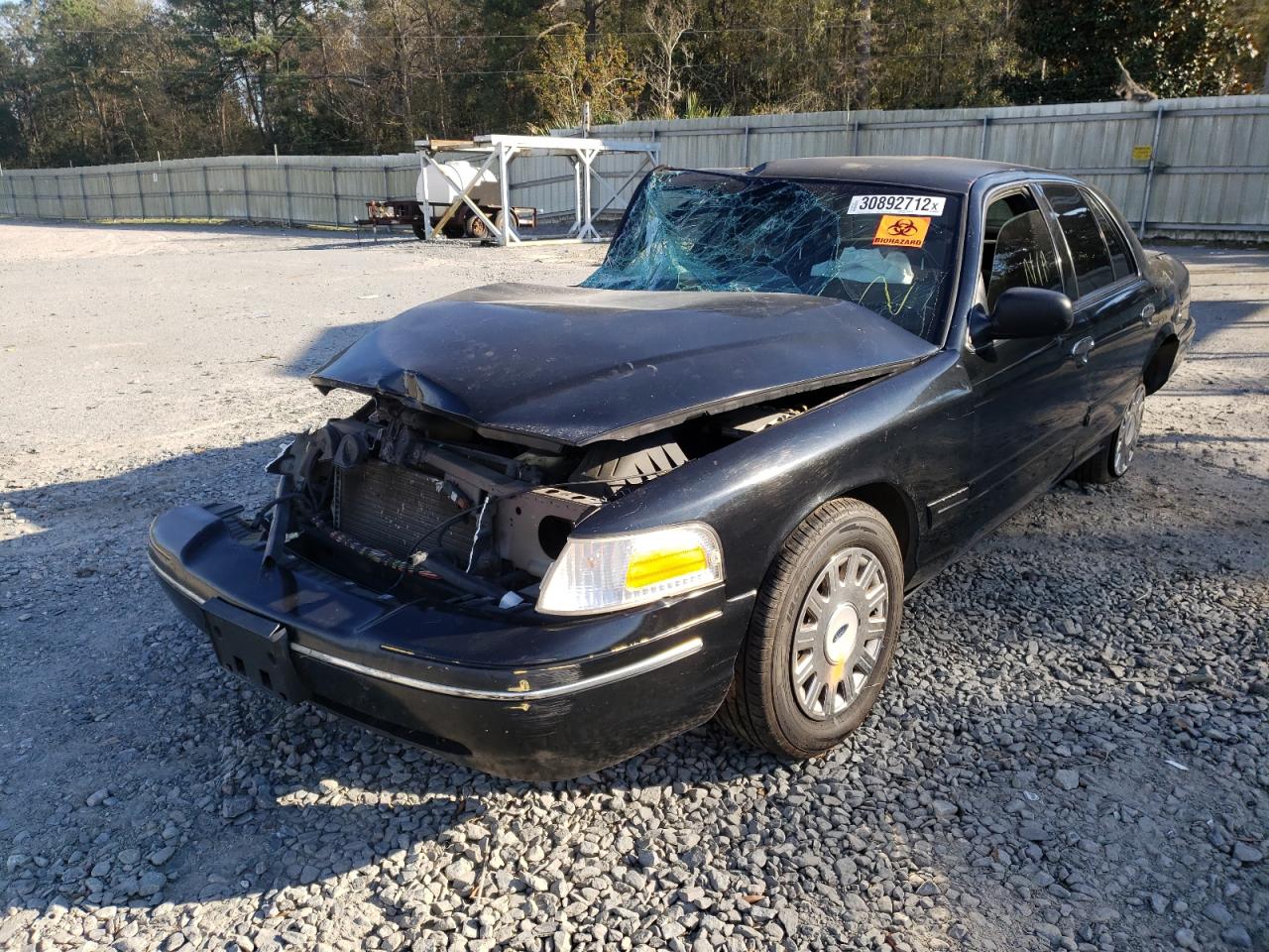 Photo 2 from auction – 2005 FORD CROWN VICT with VIN 2FAFP71WX5X162802