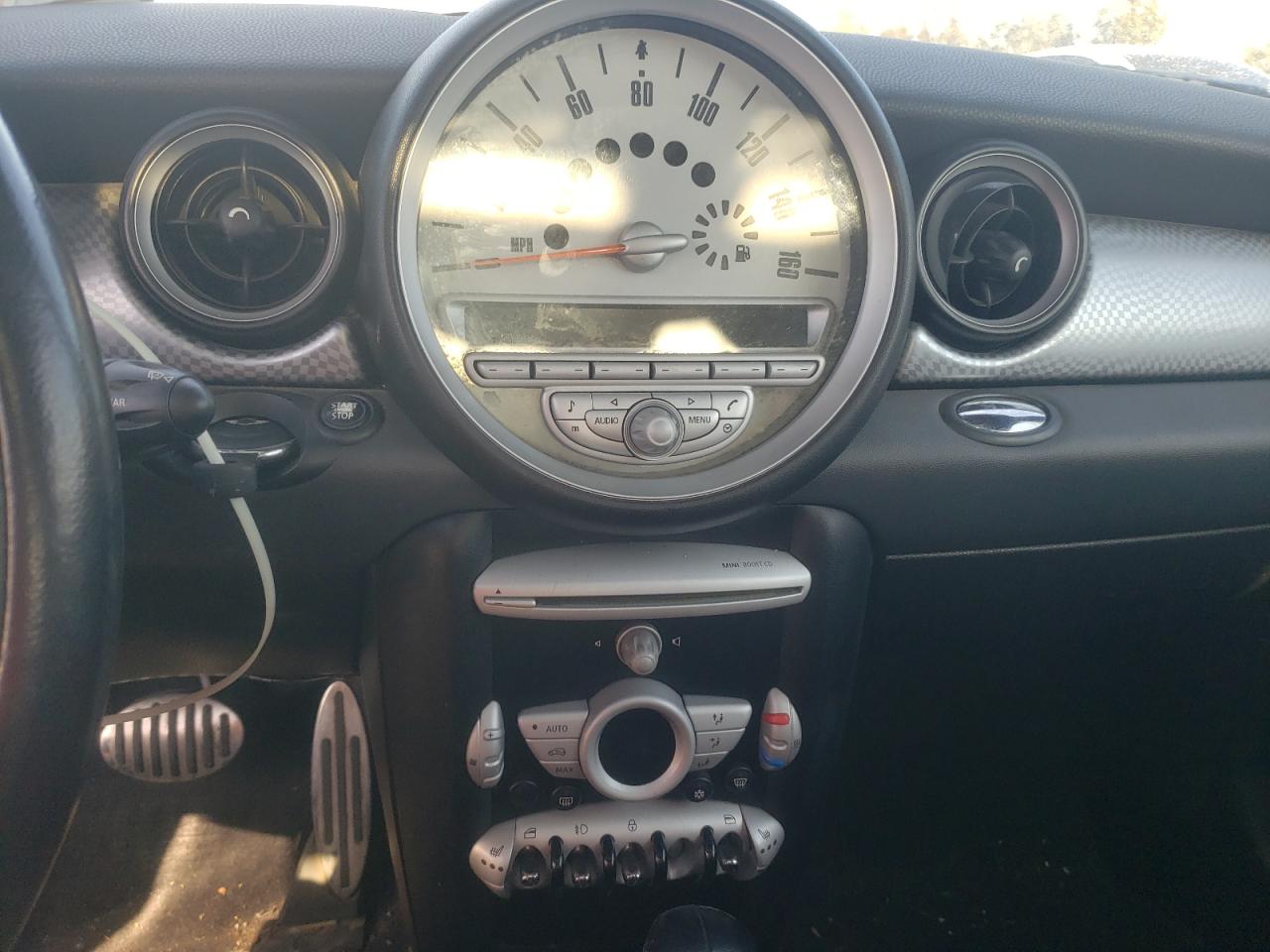 Фото 9 с аукциона – 2010 MINI COOPER S C с VIN WMWMM3C56ATZ33137