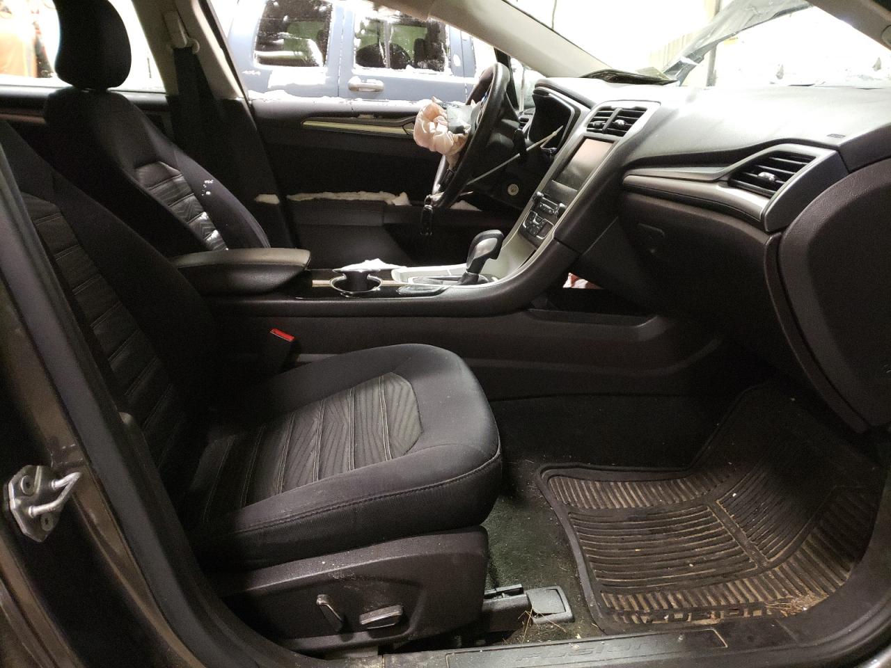 Photo 5 from auction – 2016 FORD FUSION SE with VIN 3FA6P0H7XGR321776