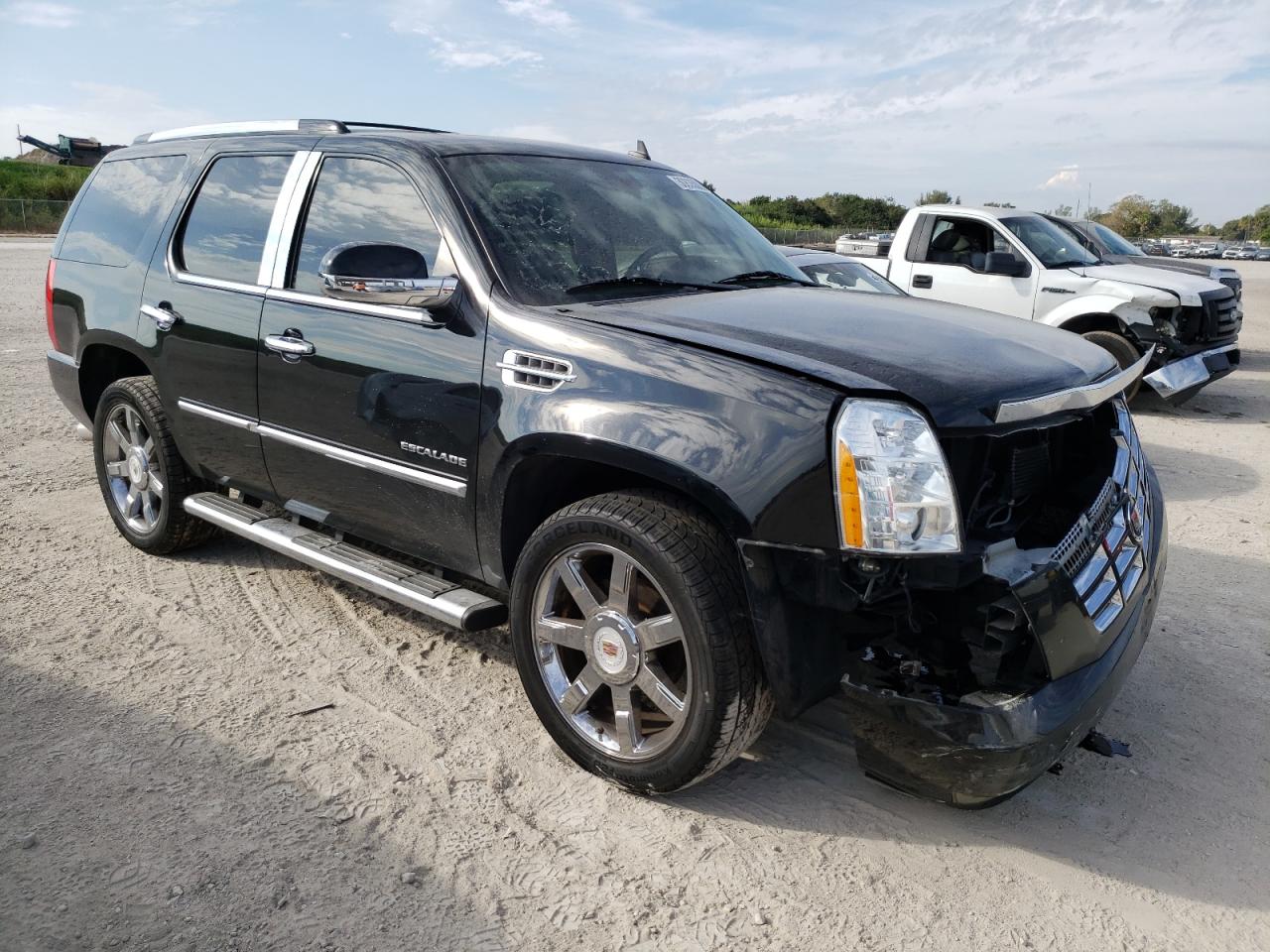 CADILLAC ESCALADE L 2010 with VIN 1GYUCBEF3AR287021 - Photo from auction