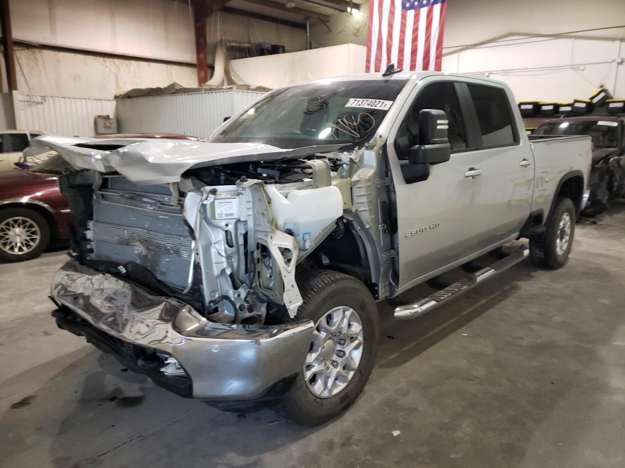 Photo 2 from auction – 2020 CHEVROLET SILVERADO with VIN 1GC4YNEY2LF228914