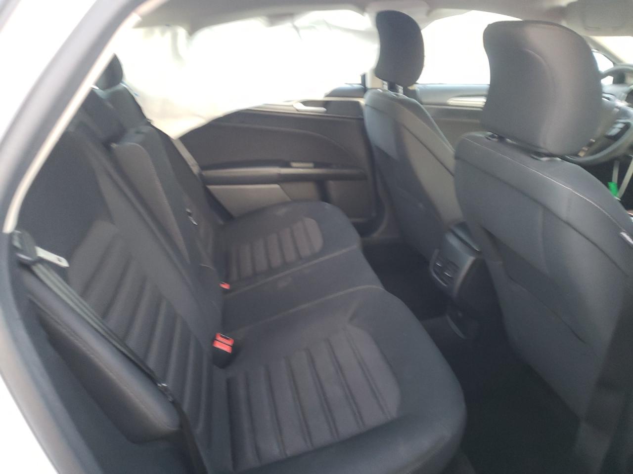 Photo 6 from auction – 2017 FORD FUSION SE with VIN 3FA6P0HD8HR367405