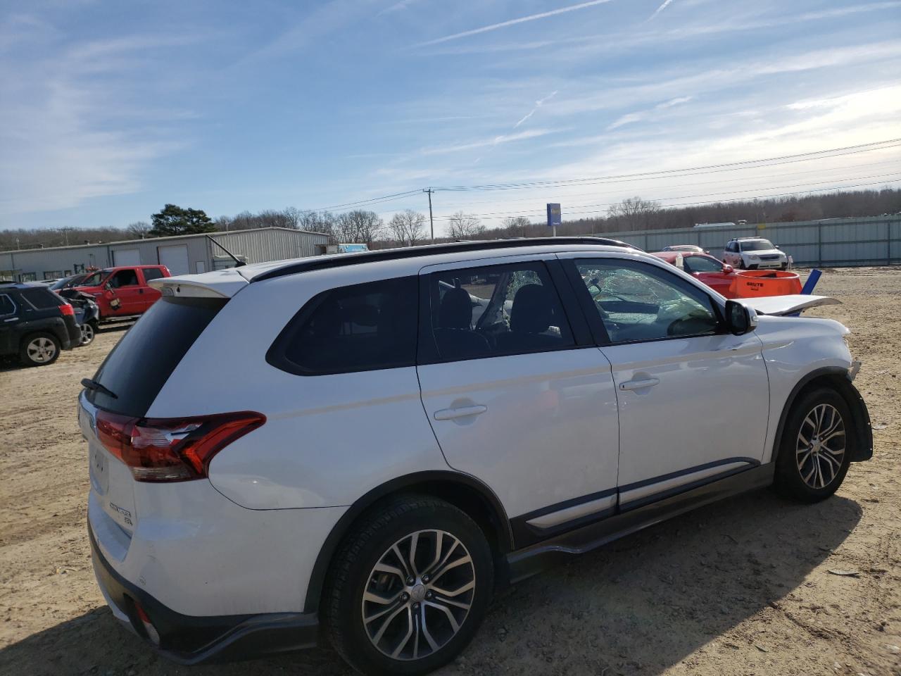 Photo 10 from auction – 2016 MITSUBISHI OUTLANDER with VIN JA4AD3A37GZ056097