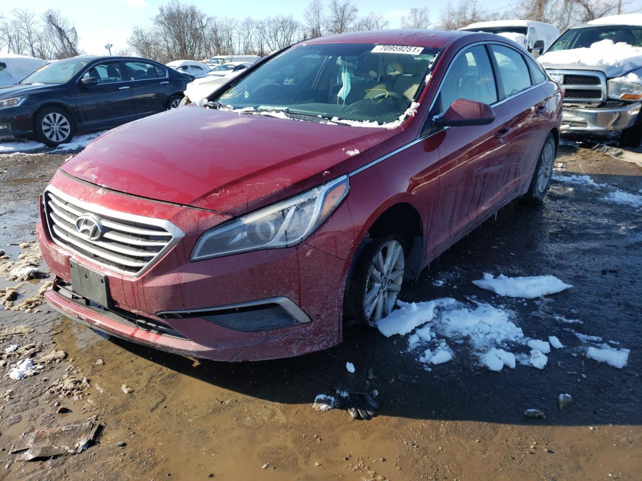 Photo 2 from auction – 2015 HYUNDAI SONATA SE with VIN 5NPE24AF0FH256824