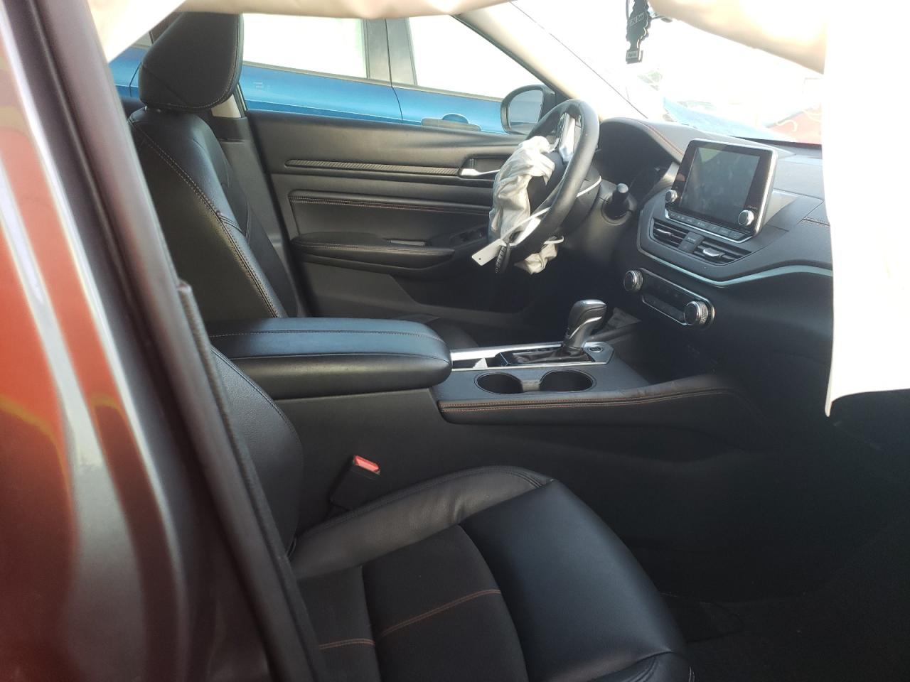 Photo 5 from auction – 2019 NISSAN ALTIMA SR with VIN 1N4BL4CV6KC209216