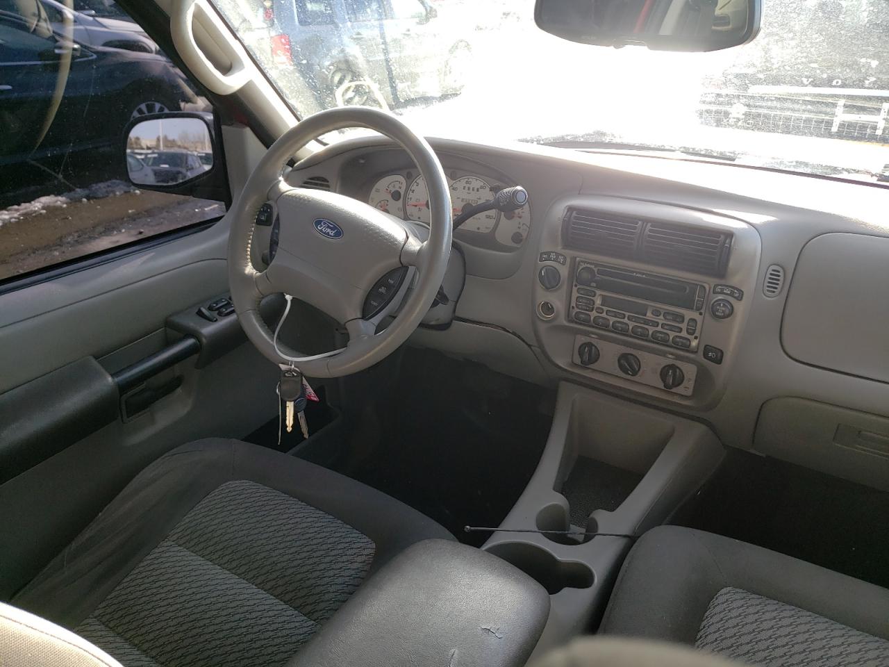 Photo 9 from auction – 2003 FORD EXPLORER S with VIN 1FMZU77E13UB75243