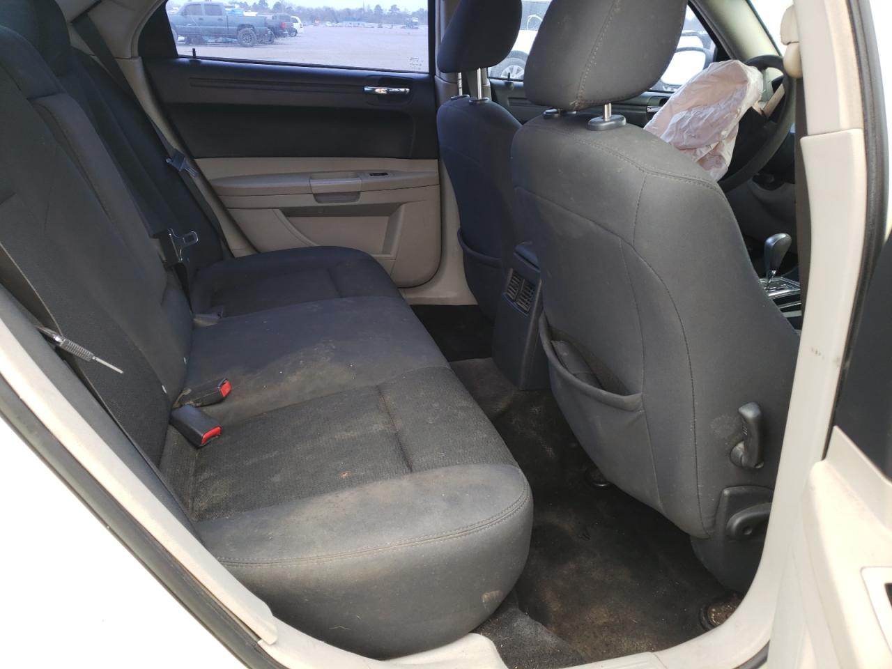 Photo 6 from auction – 2007 CHRYSLER 300 with VIN 2C3KA43R37H673690
