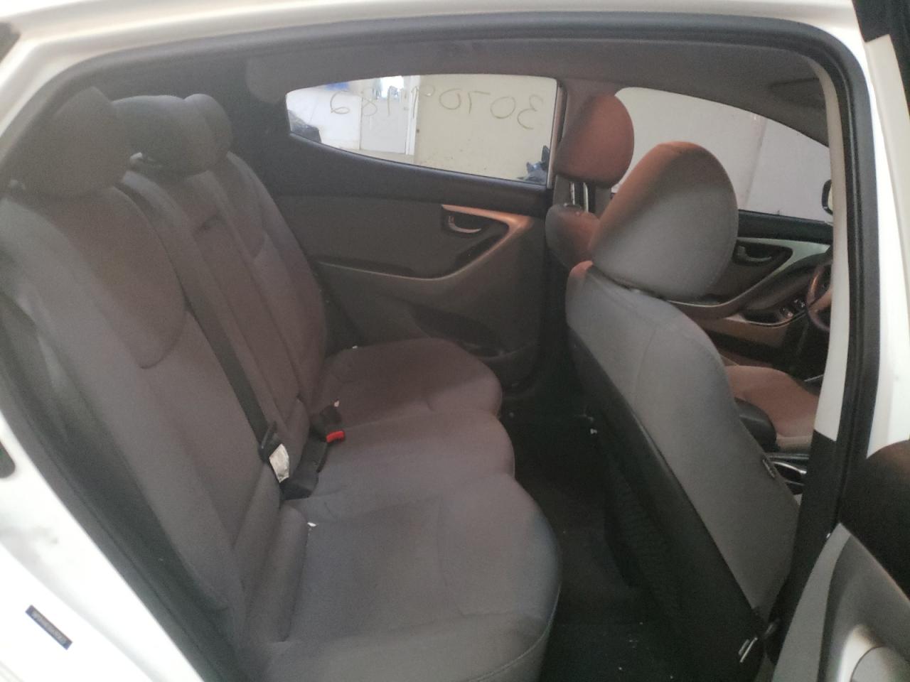 Photo 6 from auction – 2016 HYUNDAI ELANTRA SE with VIN 5NPDH4AE0GH765623