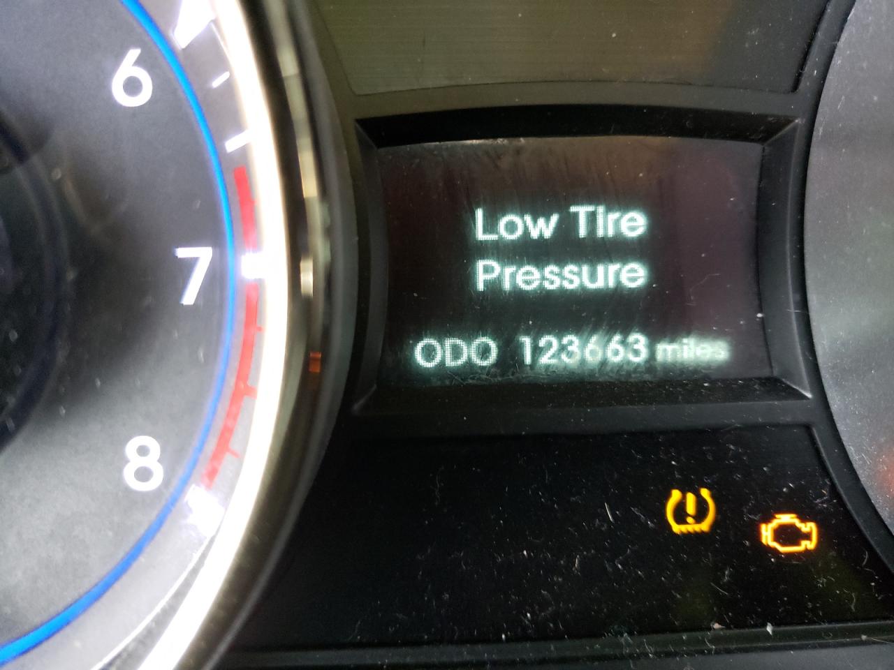 Photo 8 from auction – 2013 HYUNDAI SONATA SE with VIN 5NPEC4AB3DH589994