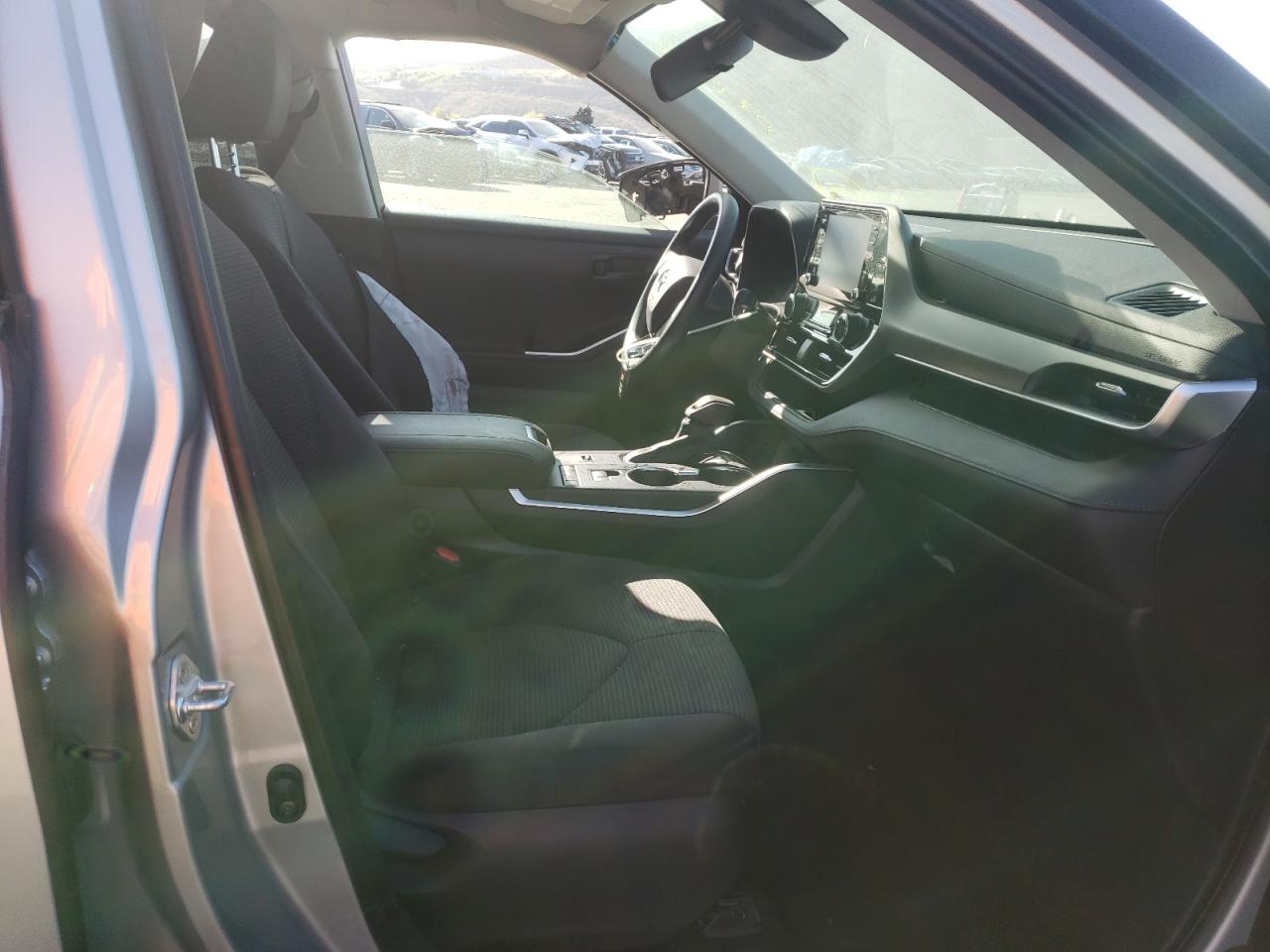 Photo 5 from auction – 2021 TOYOTA HIGHLANDER with VIN 5TDCZRAH3MS531885