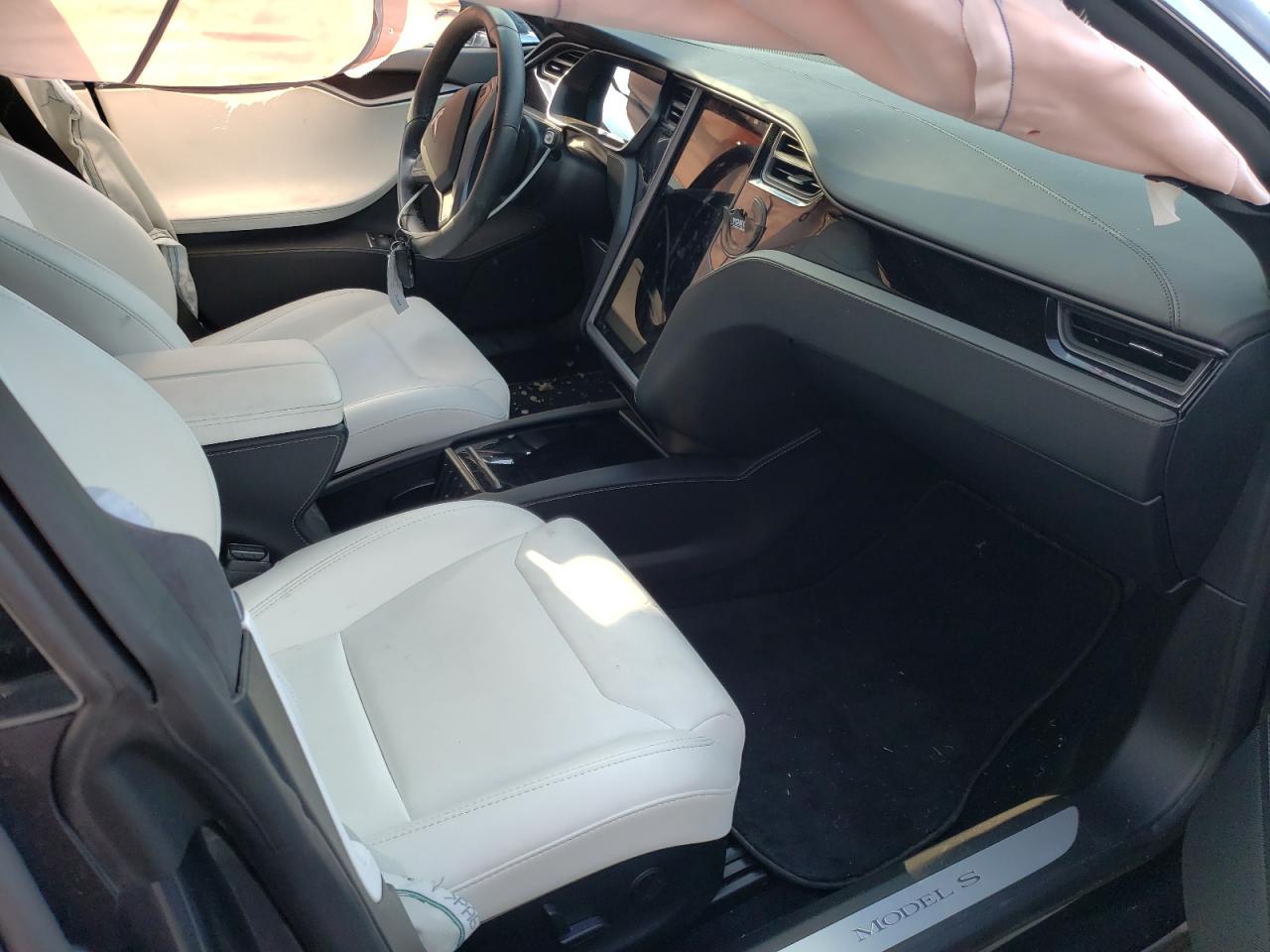 Photo 5 from auction – 2019 TESLA MODEL S with VIN 5YJSA1E24KF330590