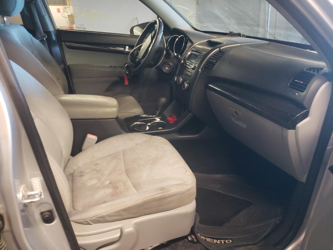 Photo 5 from auction – 2011 KIA SORENTO BA with VIN 5XYKT3A16BG064825