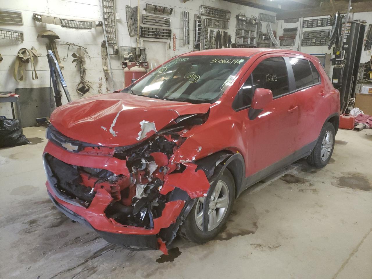 Photo 2 from auction – 2020 CHEVROLET TRAX with VIN KL7CJNSB4LB335631