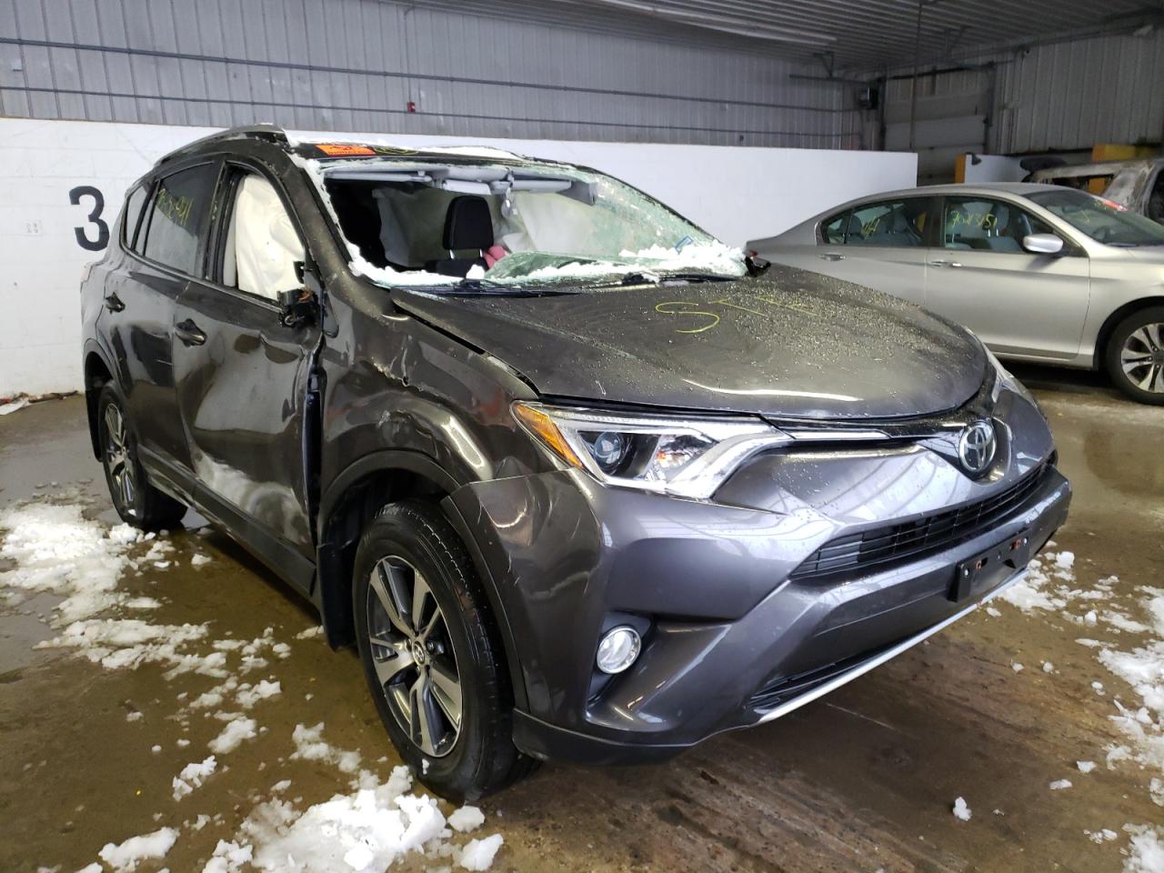 Photo 1 from auction – 2018 TOYOTA RAV4 ADVEN with VIN JTMRFREV4JJ239349