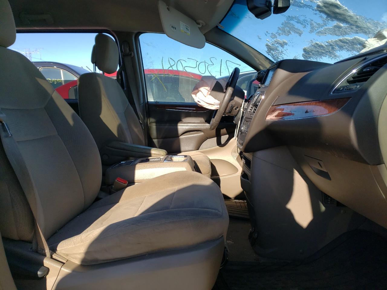 Photo 5 from auction – 2011 CHRYSLER TOWN & COU with VIN 2A4RR5DG0BR722038