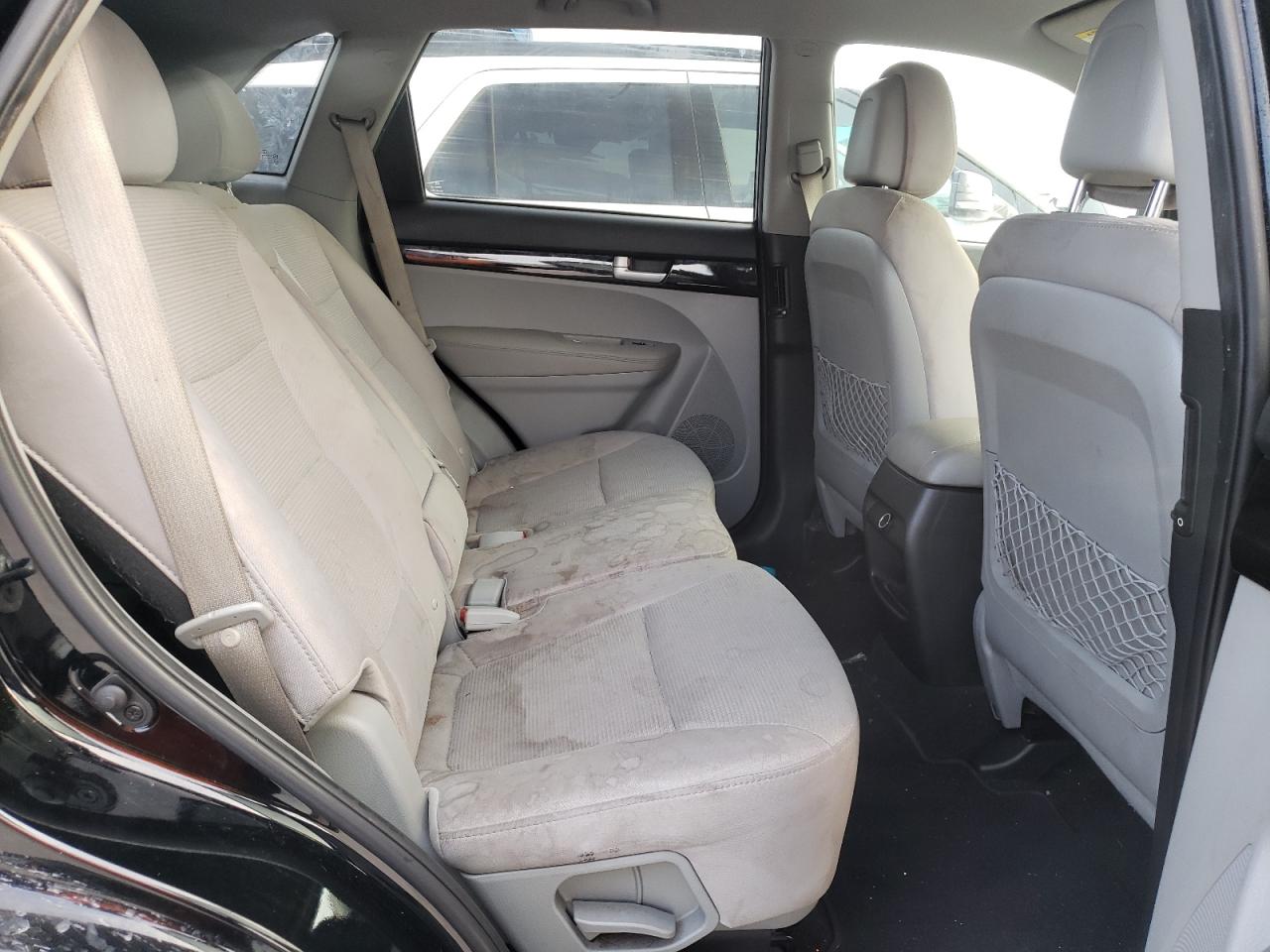 Photo 6 from auction – 2015 KIA SORENTO LX with VIN 5XYKT4A70FG577004
