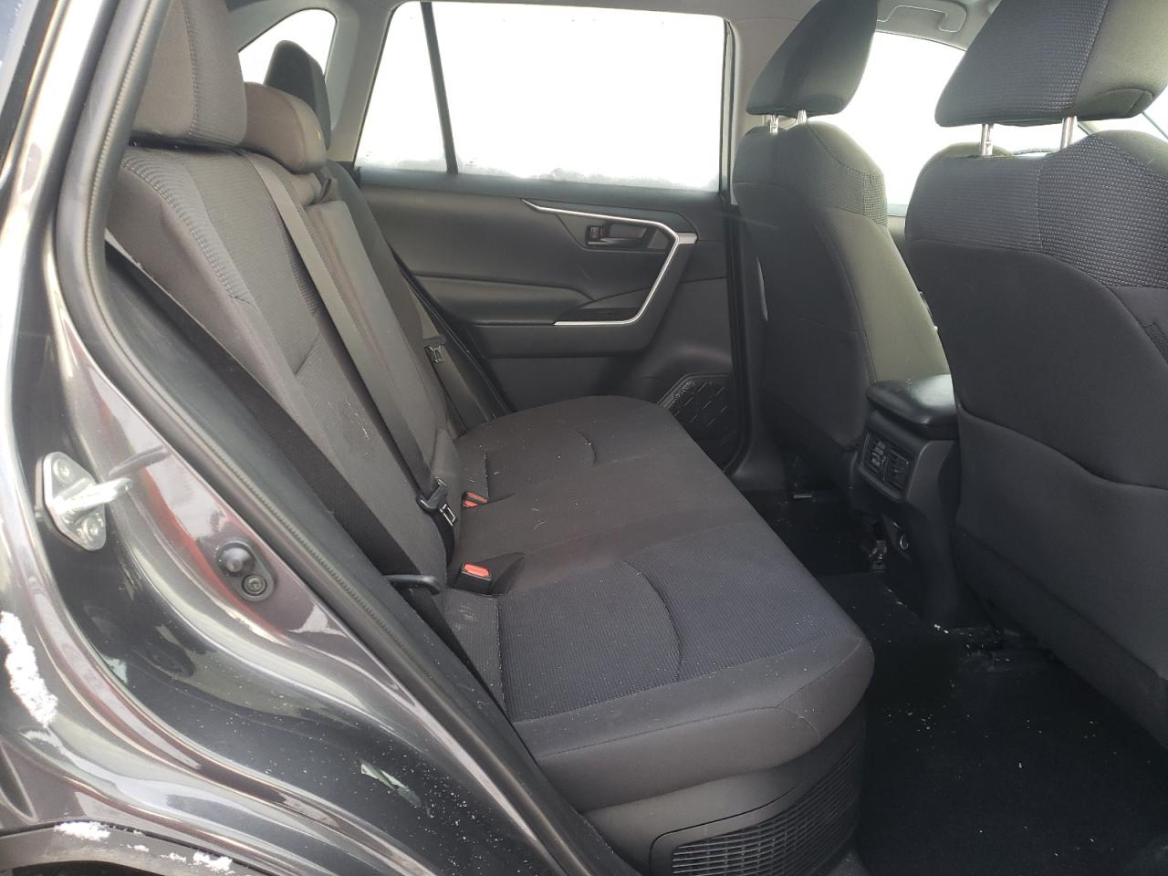 Photo 6 from auction – 2020 TOYOTA RAV4 LE with VIN 2T3MWRFV1LW090167