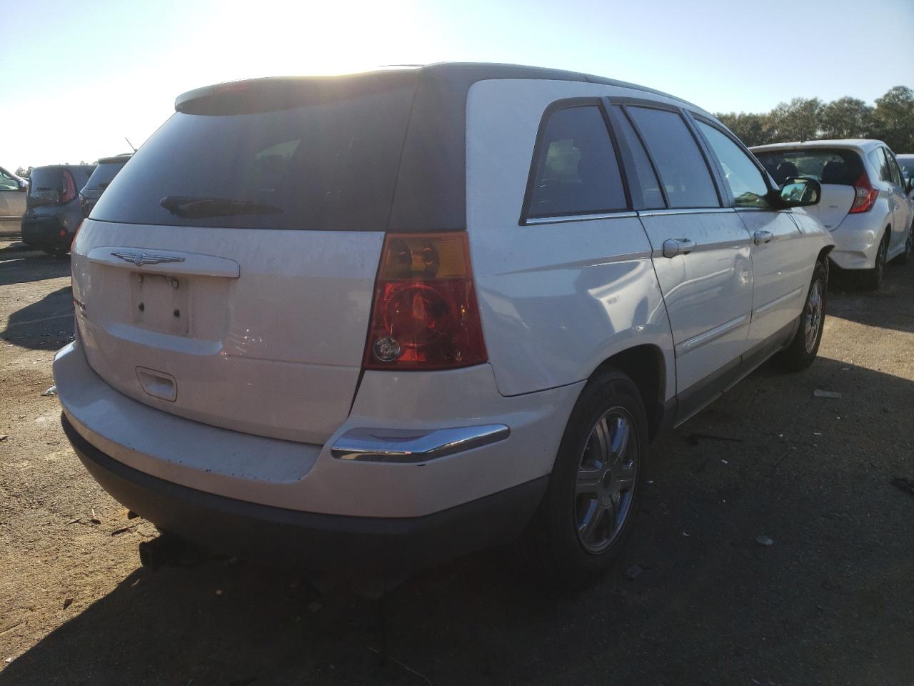 Photo 4 from auction – 2005 CHRYSLER PACIFICA T with VIN 2C8GM68485R556999
