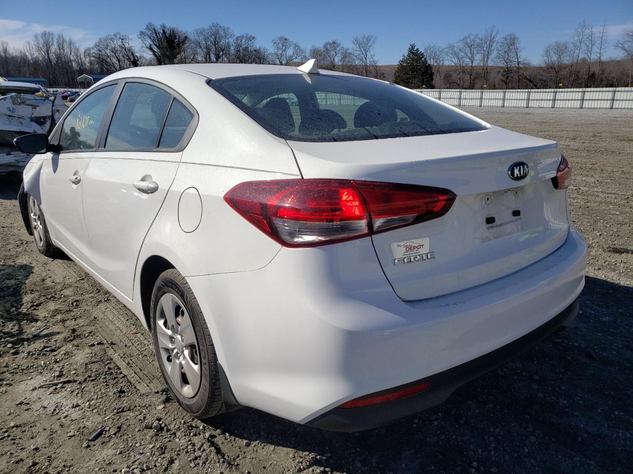 Photo 3 from auction – 2018 KIA FORTE LX with VIN 3KPFK4A77JE239318
