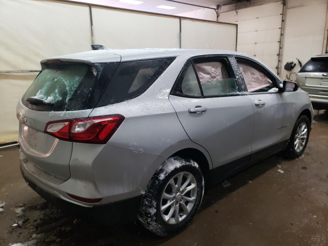Photo 4 from auction – 2018 CHEVROLET EQUINOX LS with VIN 2GNAXHEV7J6108196