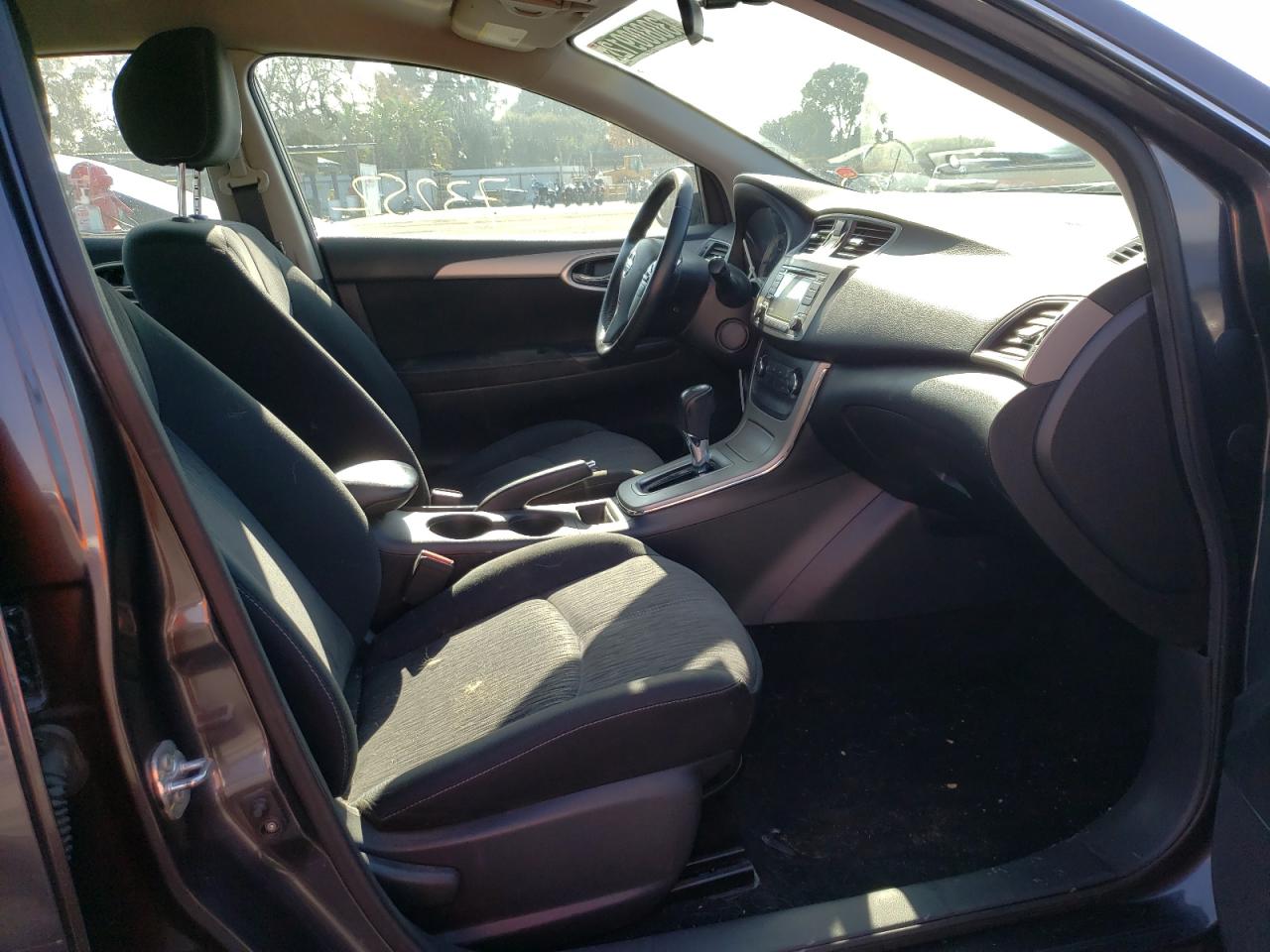 Photo 5 from auction – 2015 NISSAN SENTRA S with VIN 3N1AB7APXFL670446