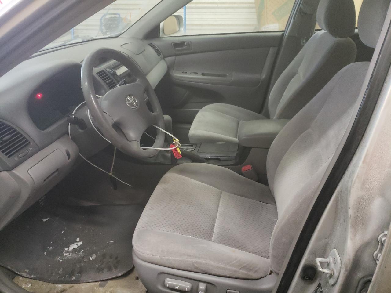 Photo 5 from auction – 2004 TOYOTA CAMRY LE with VIN 4T1BE32K44U826080
