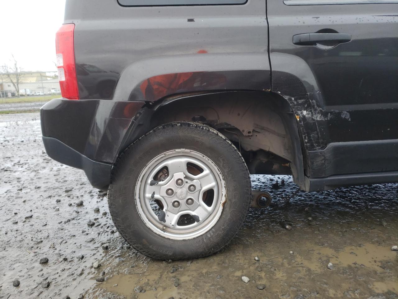 Photo 9 from auction – 2014 JEEP PATRIOT SP with VIN 1C4NJRBB2ED864196