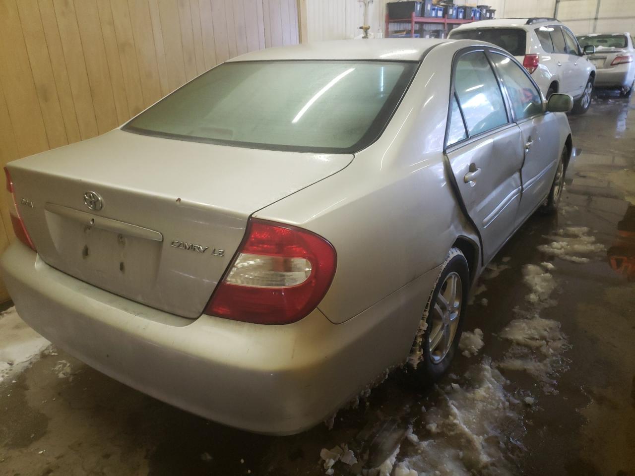 Photo 4 from auction – 2004 TOYOTA CAMRY LE with VIN 4T1BE32K44U826080