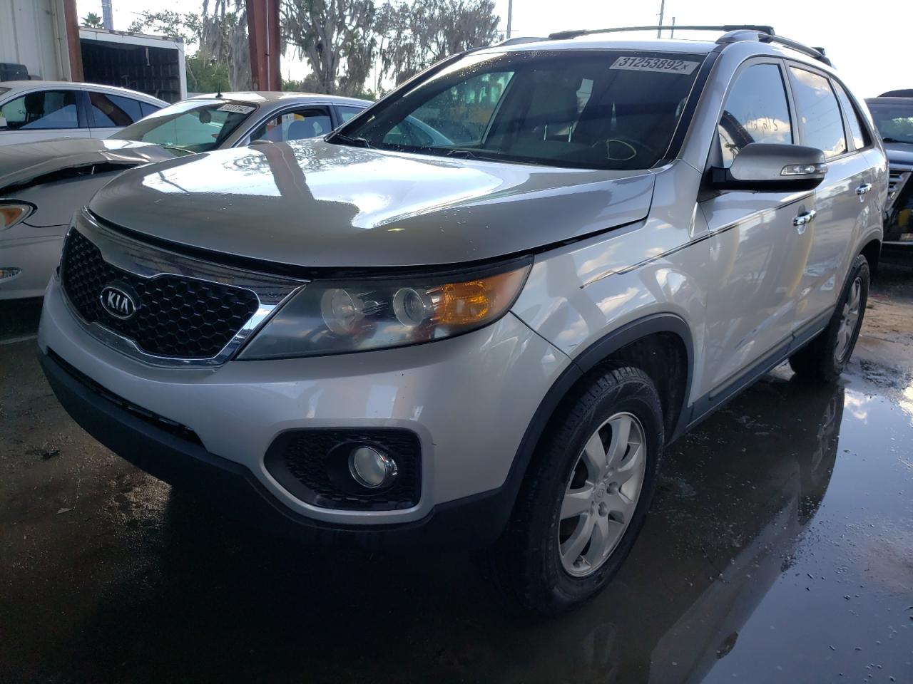 Photo 2 from auction – 2011 KIA SORENTO BA with VIN 5XYKT4A11BG076015