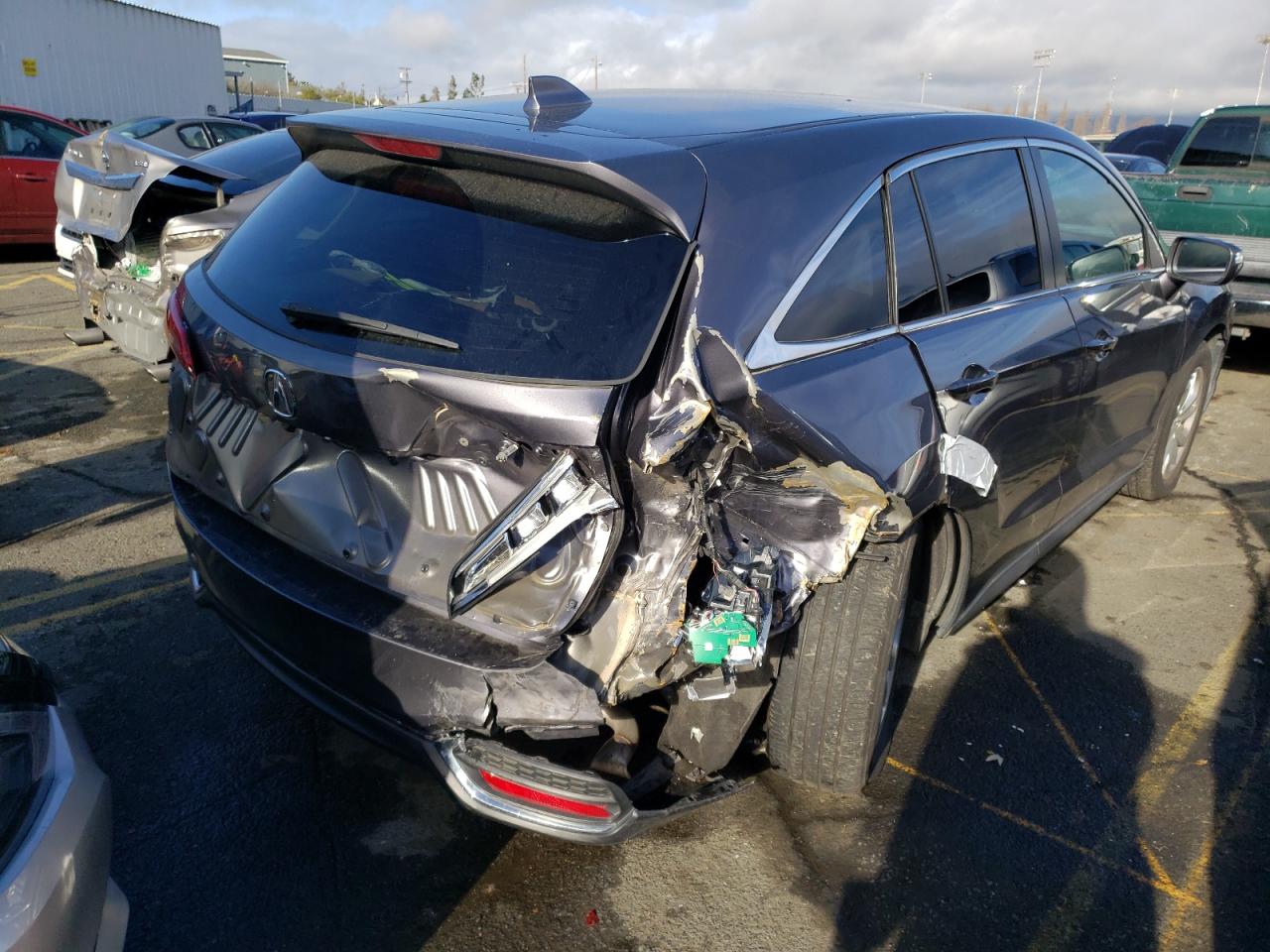Photo 4 from auction – 2017 ACURA RDX TECHNO with VIN 5J8TB4H56HL012762