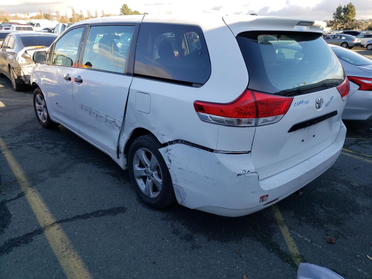 Photo 3 from auction – 2011 TOYOTA SIENNA with VIN 5TDZK3DC4BS006469