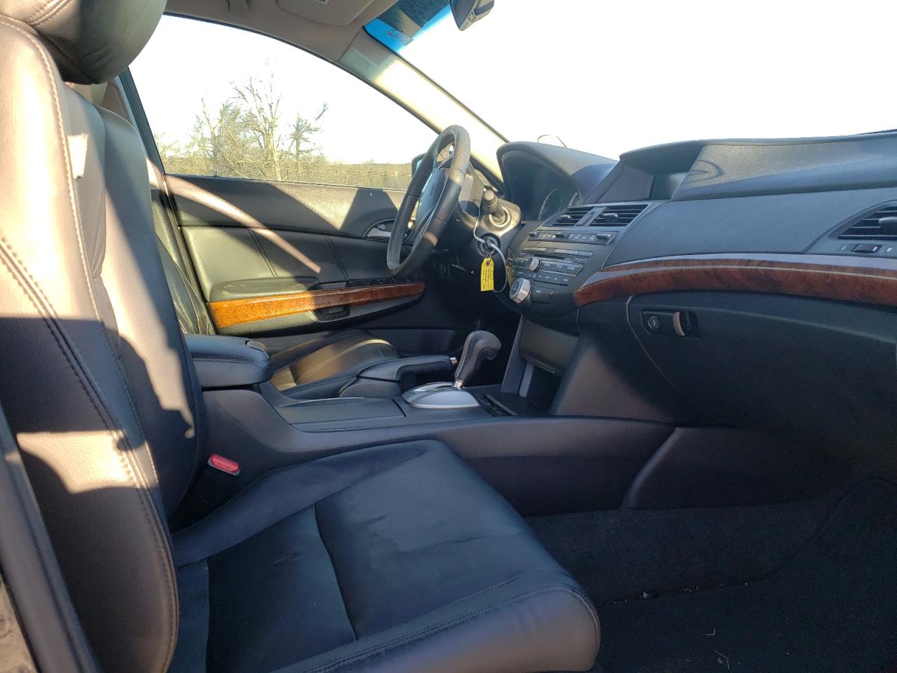 Photo 5 from auction – 2012 HONDA ACCORD EXL with VIN 1HGCP2F81CA097582