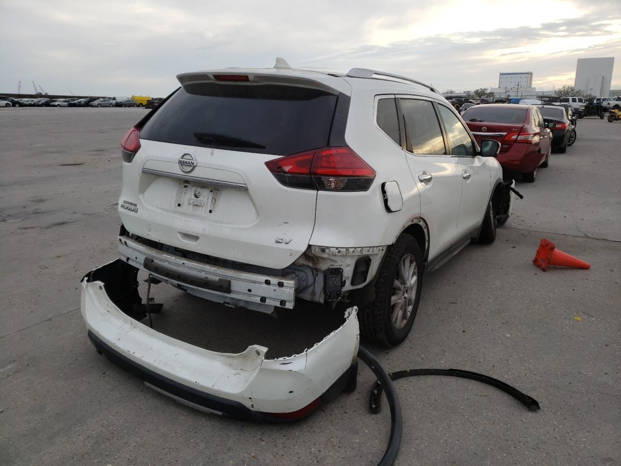 Photo 4 from auction – 2017 NISSAN ROGUE S with VIN KNMAT2MT4HP557931