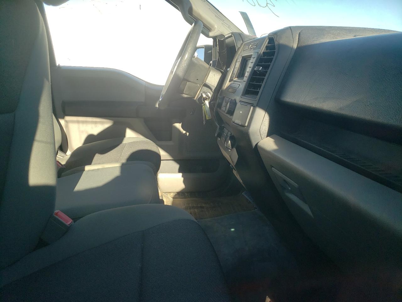 Photo 5 from auction – 2019 FORD F150 with VIN 1FTMF1CB7KKF07987