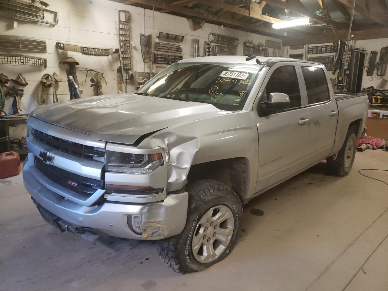 Photo 2 from auction – 2016 CHEVROLET SILVERADO with VIN 3GCUKREC3GG266265