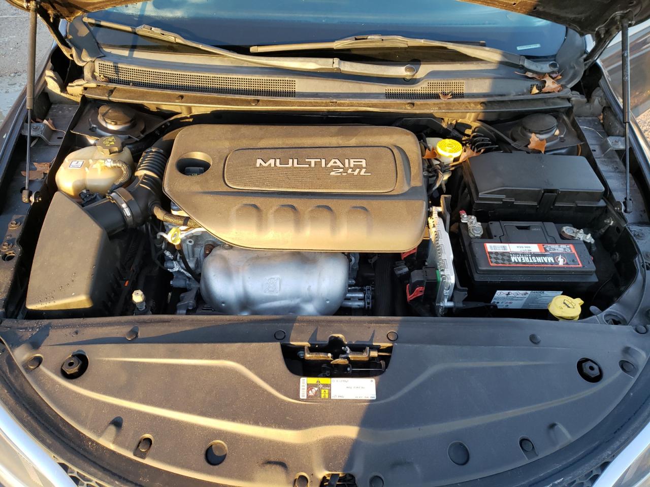 Photo 7 from auction – 2016 CHRYSLER 200 LIMITE with VIN 1C3CCCAB3GN137098