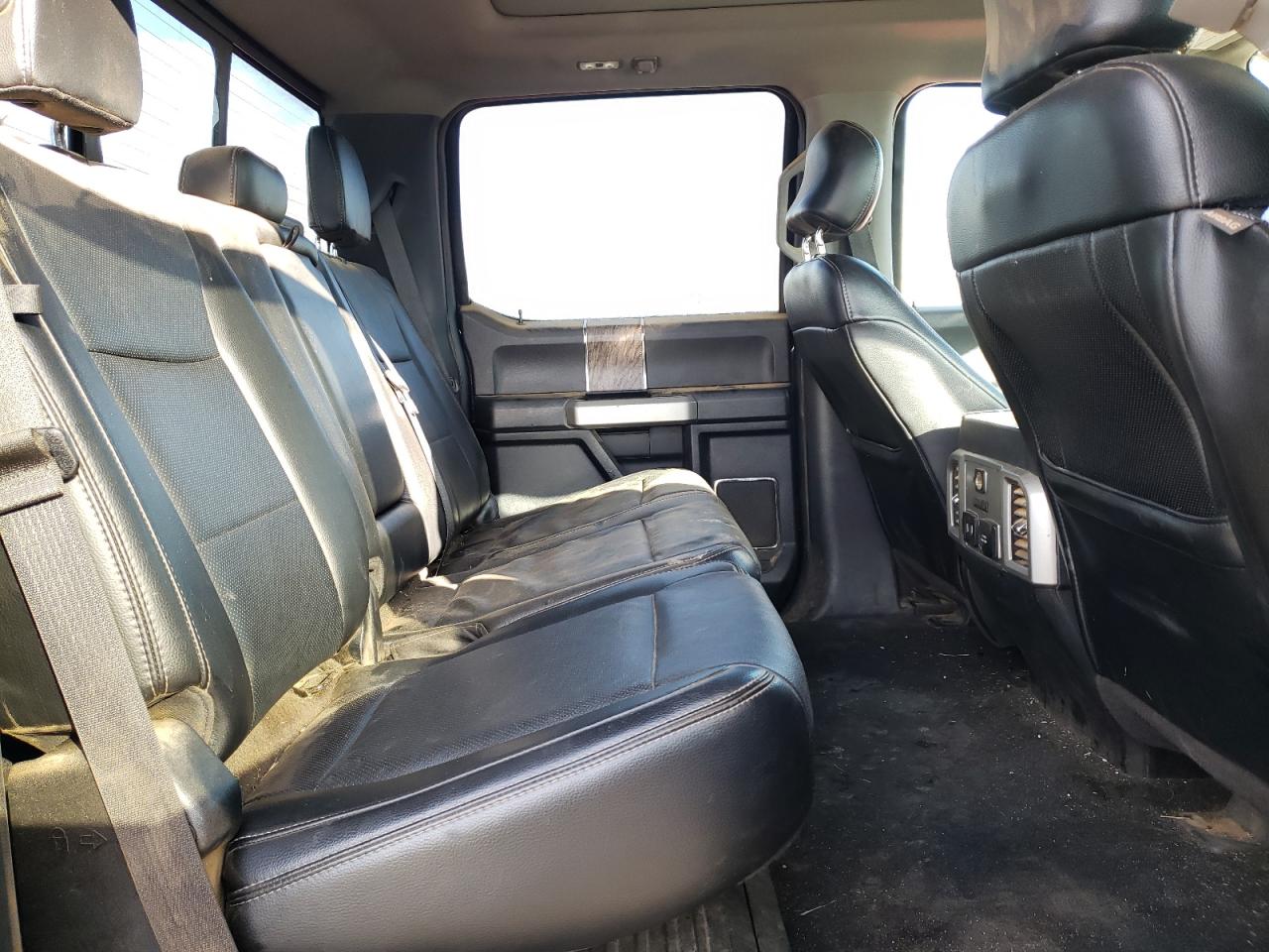 Photo 6 from auction – 2017 FORD F350 SUPER with VIN 1FT8W3BT8HEC92845