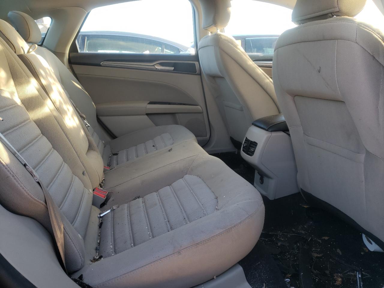Photo 6 from auction – 2019 FORD FUSION SE with VIN 3FA6P0HD6KR191543