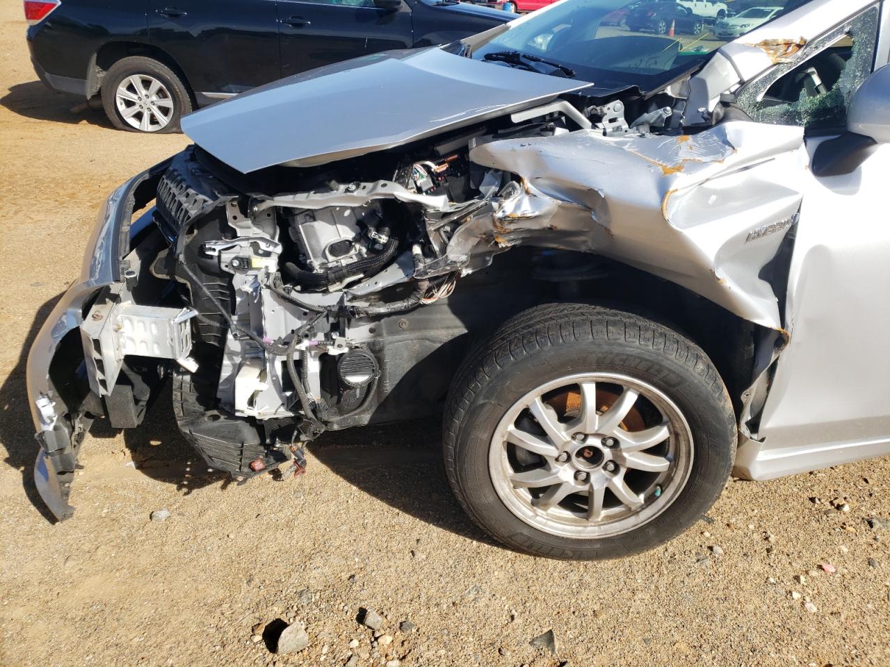Photo 9 from auction – 2012 TOYOTA PRIUS V with VIN JTDZN3EU7C3175709