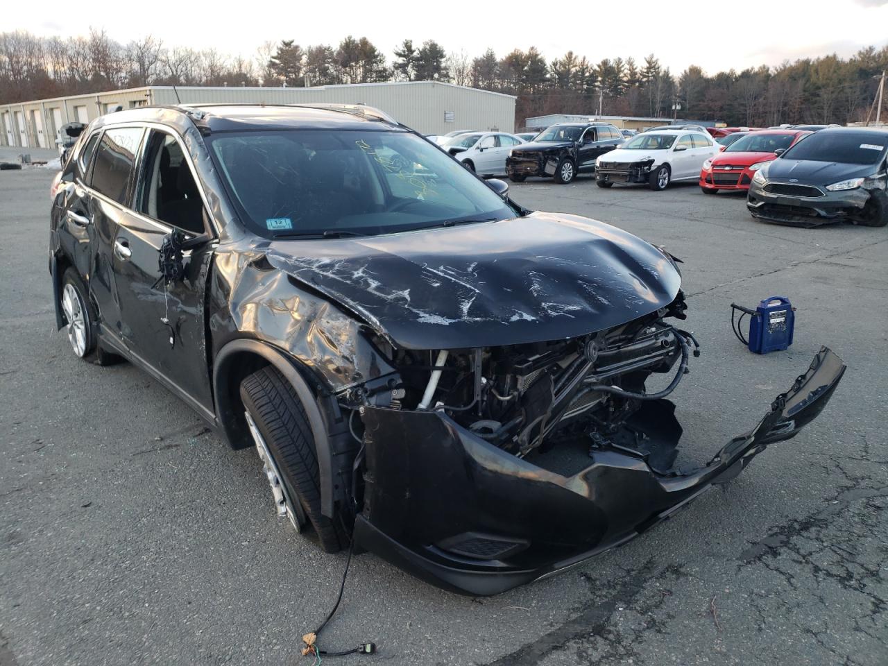 NISSAN ROGUE S 2015 with VIN 5N1AT2MV8FC812663 - Photo from auction