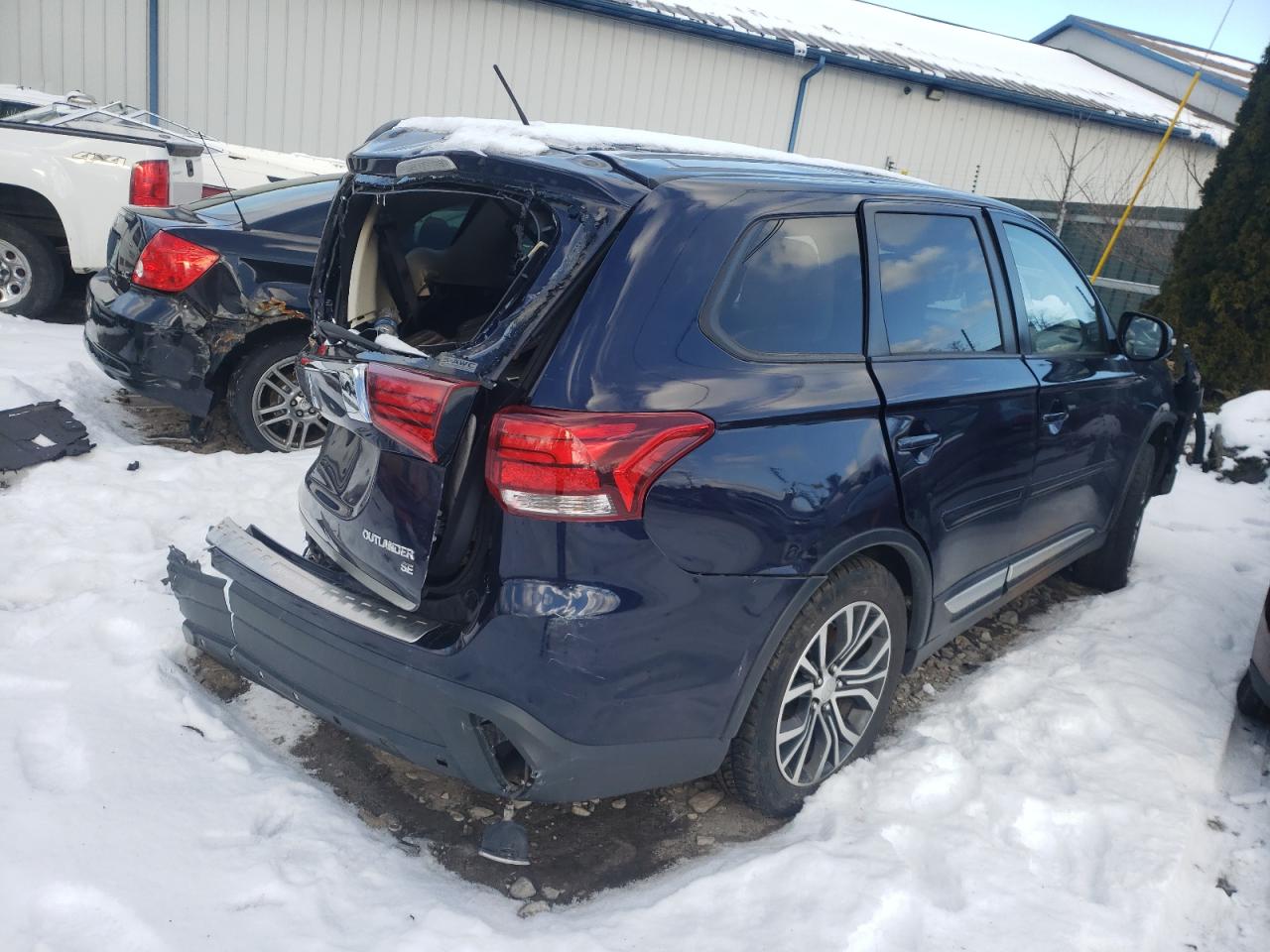 Photo 4 from auction – 2016 MITSUBISHI OUTLANDER with VIN JA4AZ3A37GZ007502